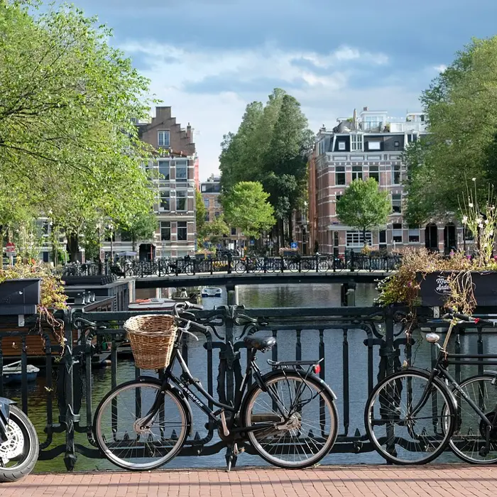 amsterdam_stock25-2.jpg