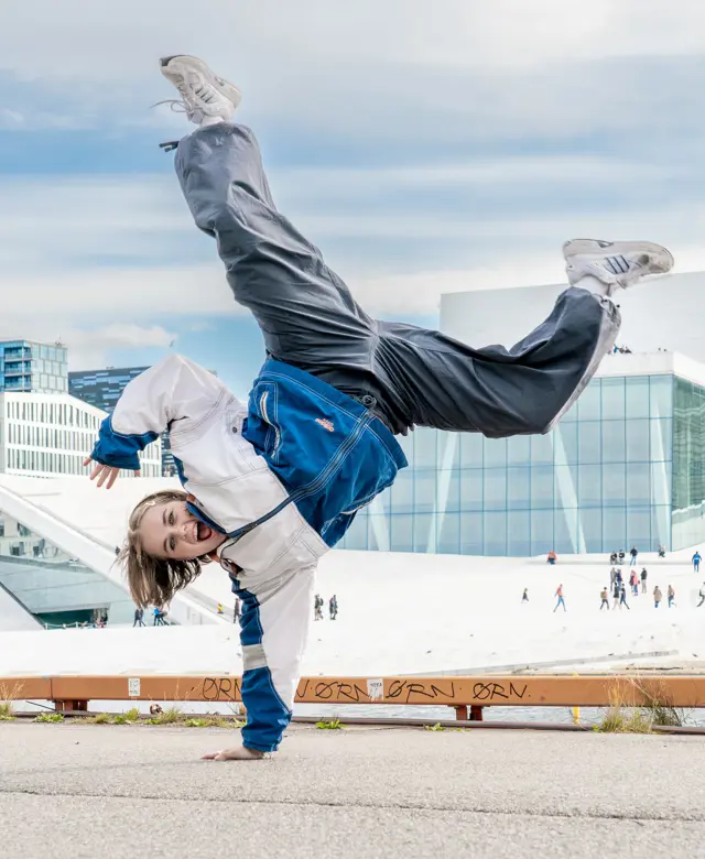 1.1. dans rfhs_promo_2023052_30px.jpg