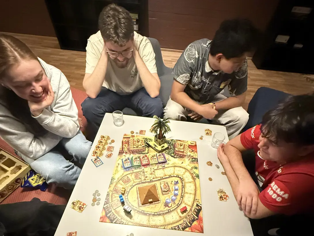 SPill i elevstua.jpg