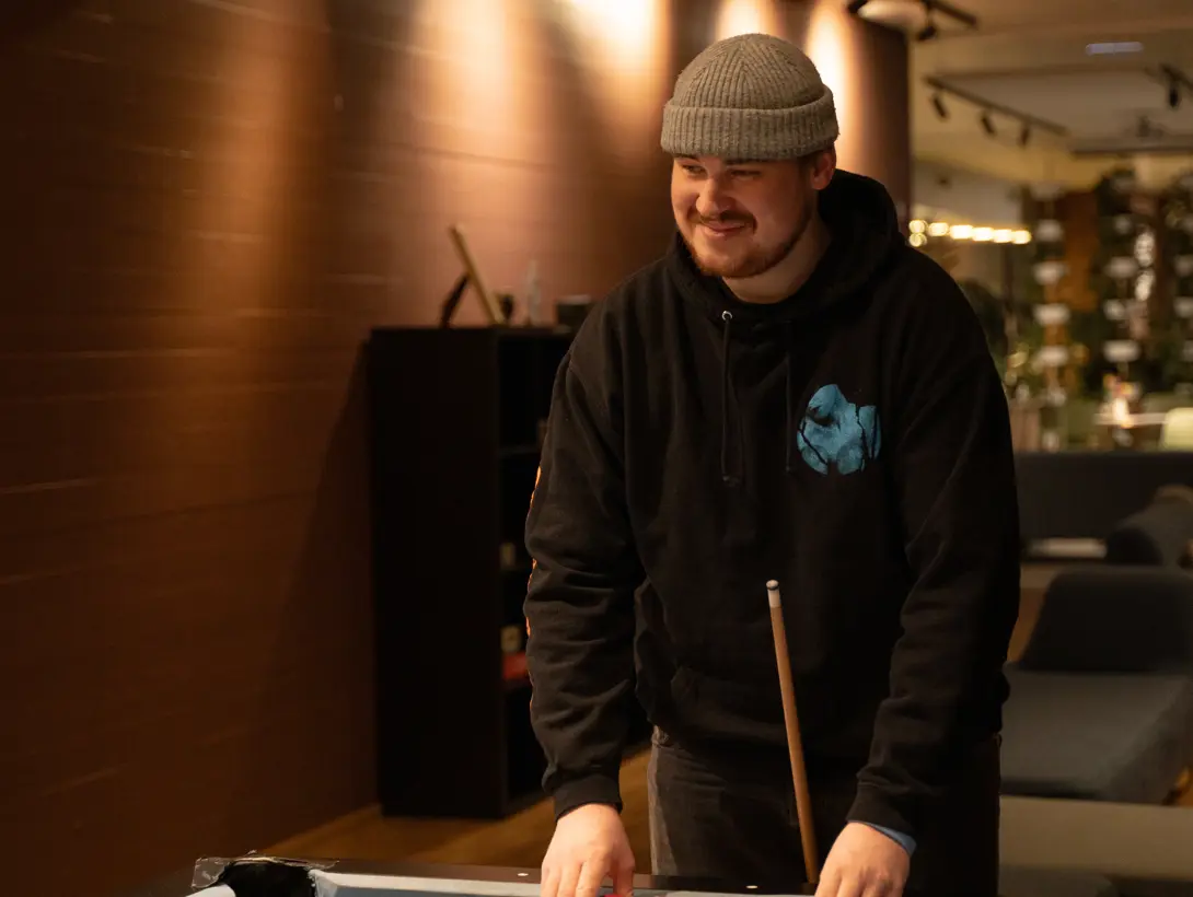 billiard.JPG